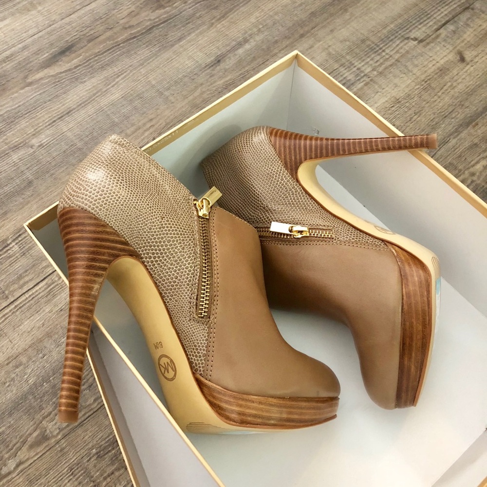 Shoes - Picture 4 of 8